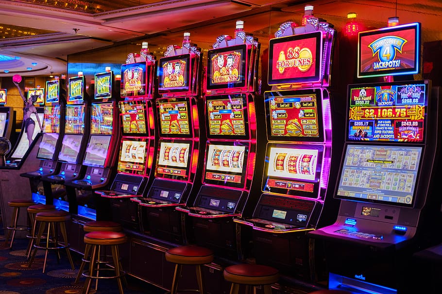 casino-arcade-slot-machines-machines-gambling-risk
